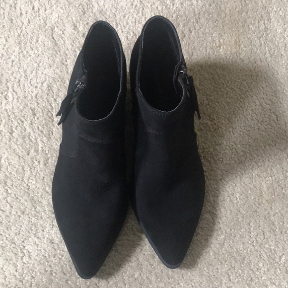 American Eagle Black Faux Suede Side Zip with Tassel Pointed Toe Ankle Boots-9 - Picture 3 of 8